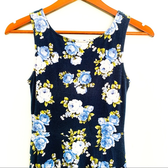 ❤️SOLD ❤️ Forever 21 | Blue Floral Swing Dress - Picture 2 of 6